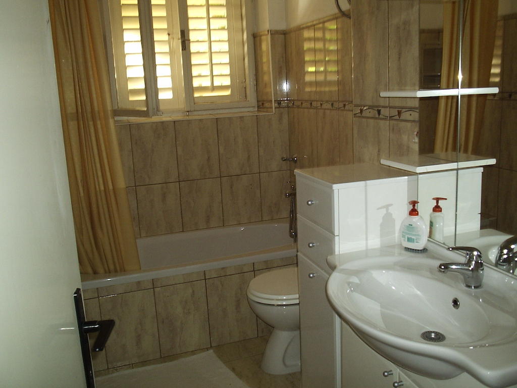 Apartments Holiday Lumbarda Bilik gambar