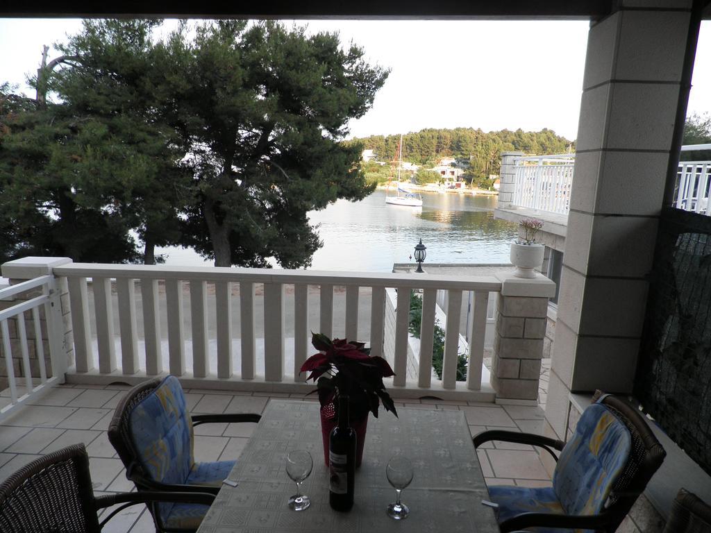 Apartments Holiday Lumbarda Luaran gambar